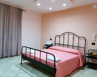 Bed and Breakfast Picentia 19 - Pontecagnano Faiano - Bedroom