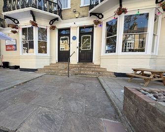 The Embassy Hotel - Great Yarmouth