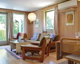 Two-Bedroom Holiday Home In Jagerspris - Jægerspris - Sala de estar