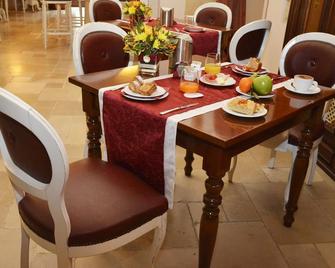 Kelina Charme Hotel by Cantine Due Palme - Cellino San Marco - Comedor