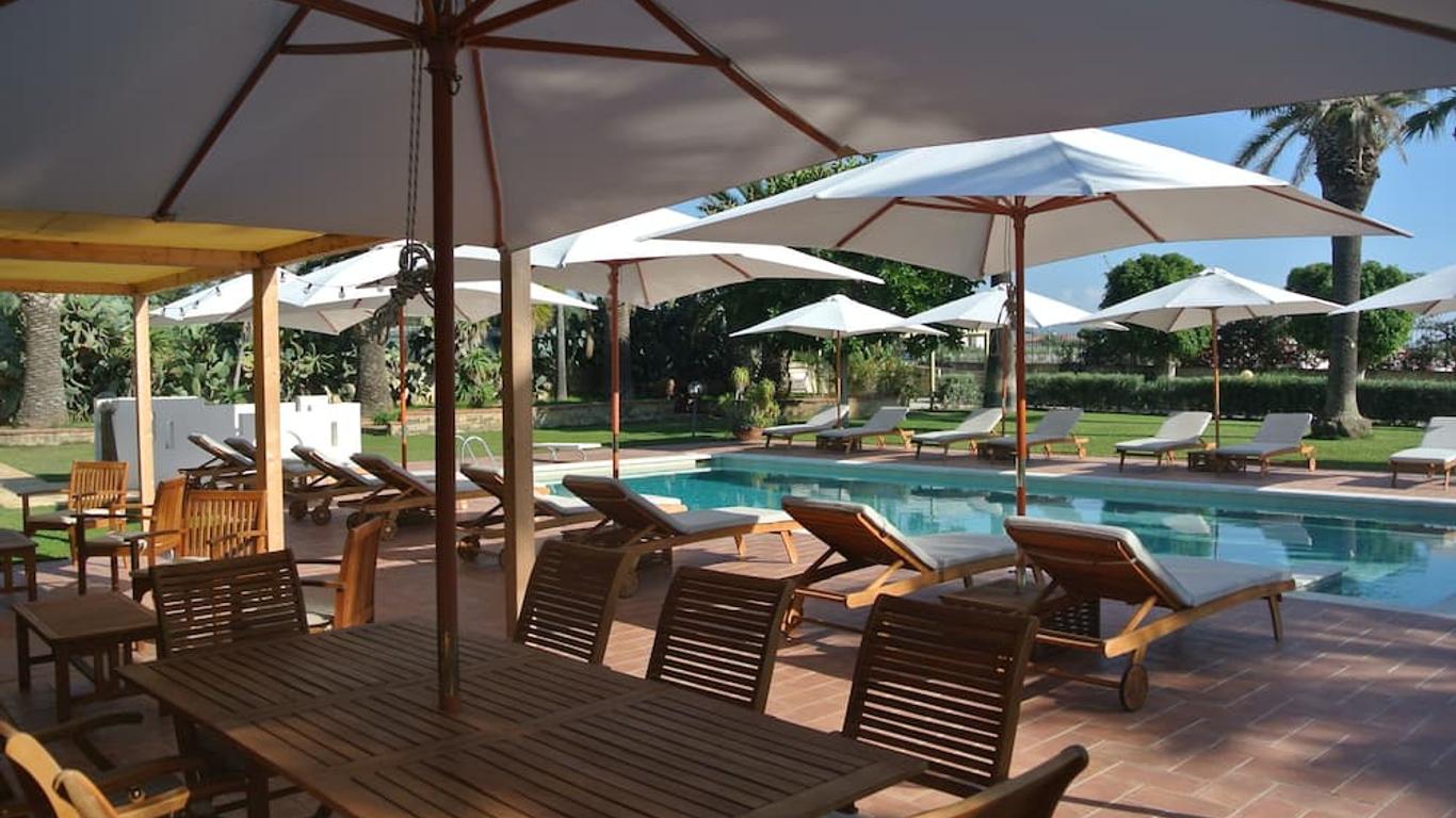 Villa Carlotta Resort