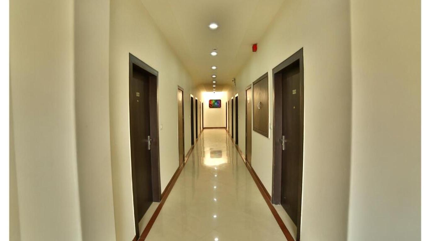 Treebo Dee Intercontinental