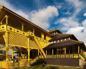 Orchardz Hotel Ayani - Pontianak - Gebäude