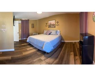 Motel at KY Lake. The Native Dessert - Gilbertsville - Schlafzimmer