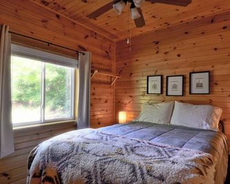 Snowmobile, Ski, or ATV Direct from This Cozy Cabin! - Washburn - Bedroom