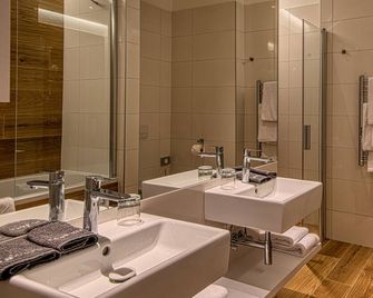 Cardoner Hotel and Conference Centre - Pilisszentkereszt - Baño