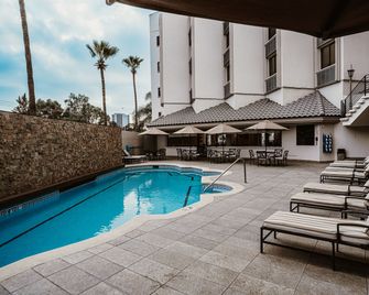 Holiday Inn Tijuana Zona Rio By IHG - טיחואנה - בריכה