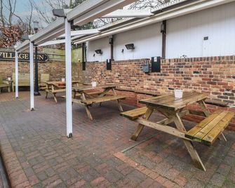 Lighthouse Room, Pet Friendly, With A Garden In Murton, County Durham - Seaham - Patio