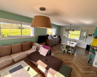 Furnished house for rent - countryside - october 2025 to april 2026 - Sèvremoine - Sala de estar
