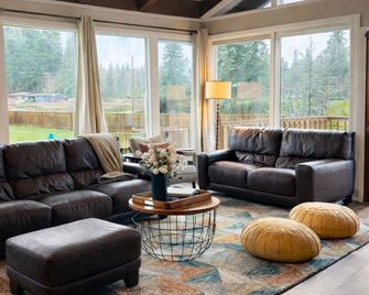 New Hottub, Sauna, Pool, Fire Pit, Arcade, Pets Ok - Arlington - Lounge