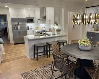 Luxury Home - Walk to Grove and Square - Outdoor Patio Seating - Oxford - Keuken