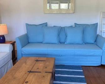 Historic District, Charming Cottage, Sleeps 10 - Mineral Point - Sala de estar
