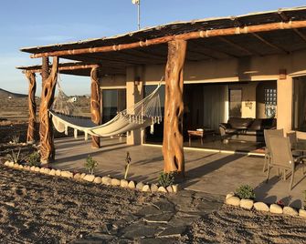 Playa Los Cerritos Beachfront Home - El Pescadero - Patio