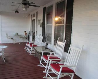 Whole Hearts Bed and Breakfast - Wellford - Balkon