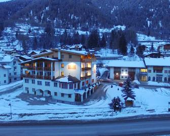 Wonderful Suite 'Vioz' in Residence in Peio - Cogolo - Edificio