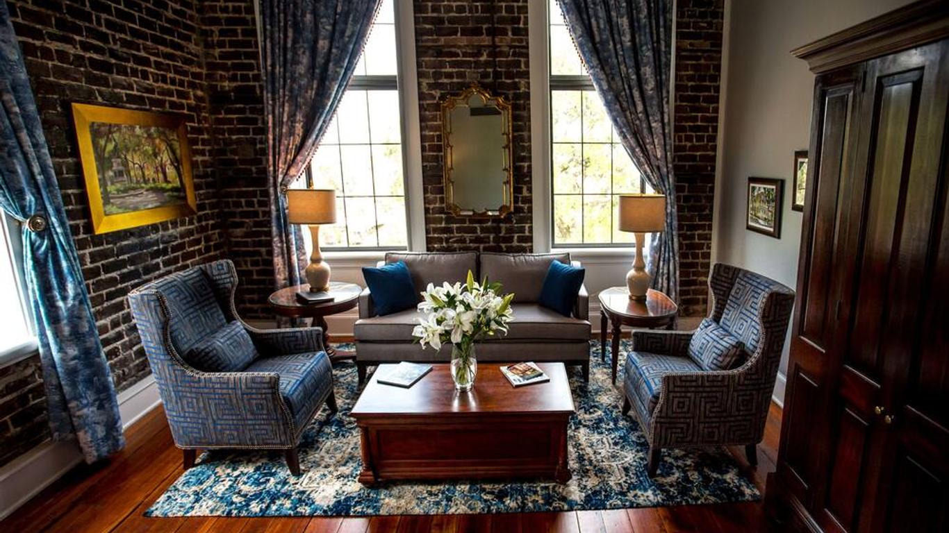 East Bay Inn