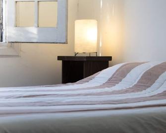 Pocitos Hostel - Montevideo - Bedroom