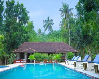 Seclude Kerala, Marari Sands - Mararikulam - Piscina