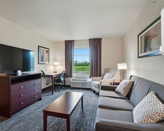 Cobblestone Hotel & Suites - Russells Point at Indian Lake - Russells Point - Sala de estar