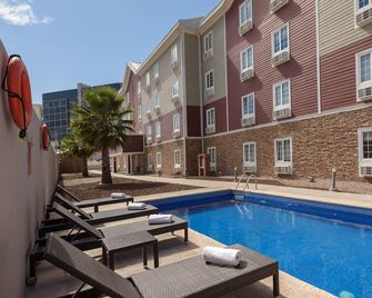 Extended Suites Saltillo Galerías - Saltillo - Bể bơi
