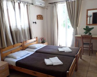 Tina Hotel - Chania - Bedroom