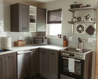 Newly Remodeled Quaint, Second Floor Flat - Westerville - Cocina