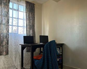 Warm Studio Apartment Kitui Town with Patio. - Kitui - Centro de negocios