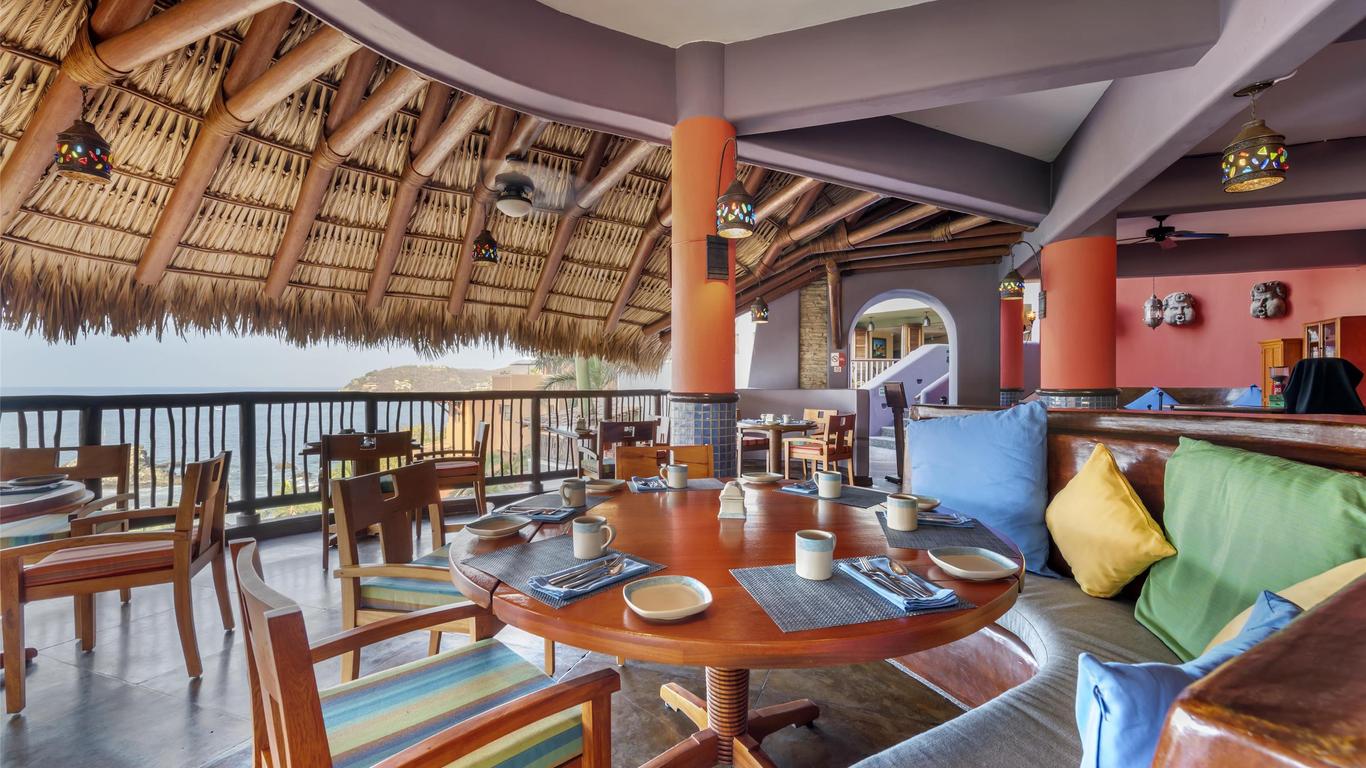 Embarc Zihuatanejo