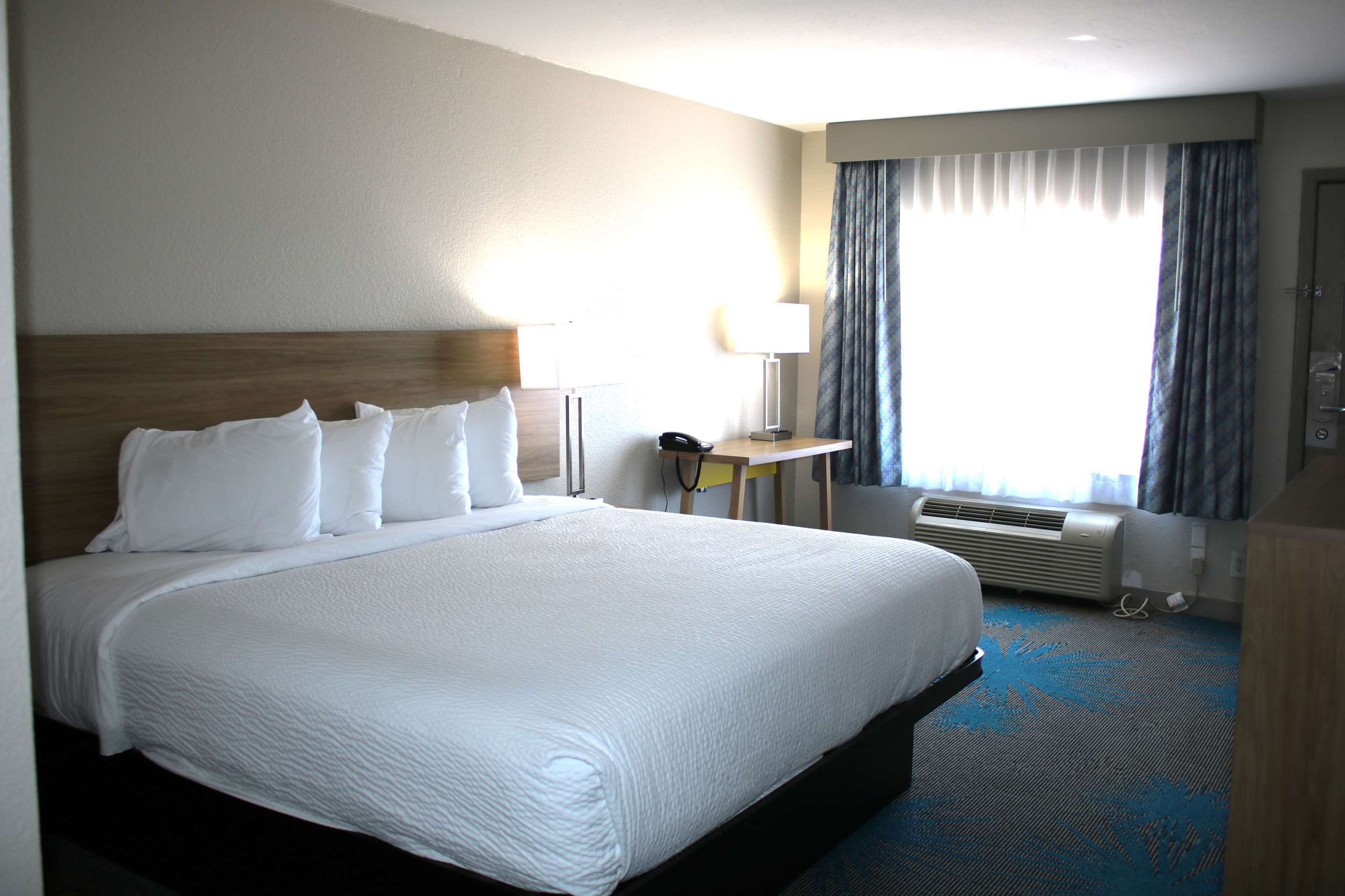 Days Inn by Wyndham Waco University Area