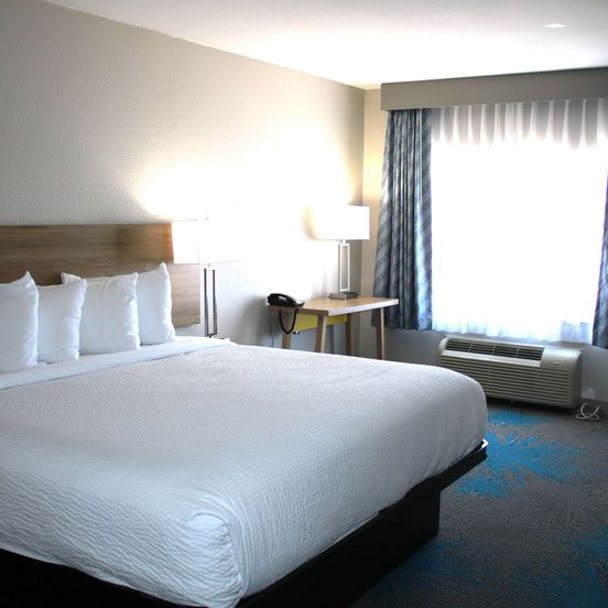 Days Inn by Wyndham Waco University Area image 1