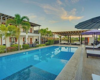 The Mansion Boutique Hotel - Mabalacat - Pileta