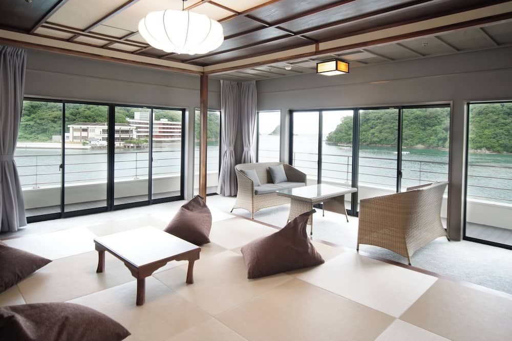 تاويا ناتشيكاتسورا