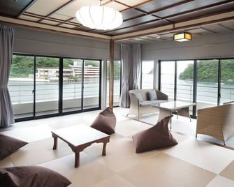 Taoya Nachikatsuura - Nachikatsuura - Living room