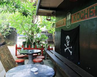 Kubu Turah Homestay - South Kuta - Patio