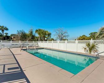 Red Roof Inn Panama City Beach - Panama City Beach - Pool