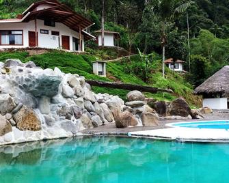 Amuntai Rainforest Lodge - Palora - Pool