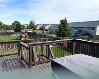 Sturgis Rally, 15 minutes from Sturgis and 15 minutes from Rapid City. Beautiful - Summerset - Balcony