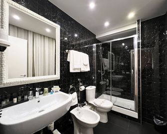 Domus Deorum Deluxe - Napoli - Bad