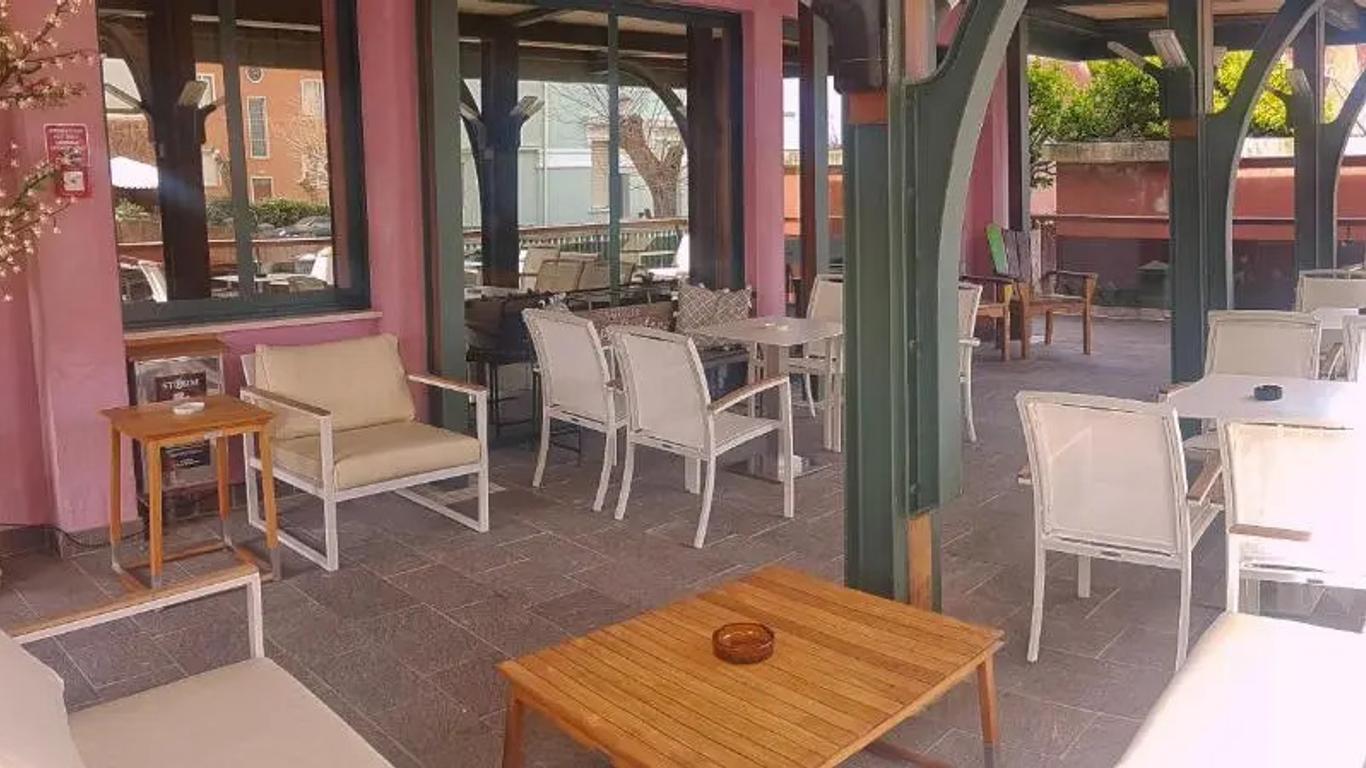 Hotel Sabra