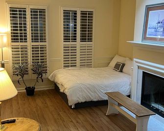 Capitol and Supreme Court Condo - Washington, D.C. - Bedroom