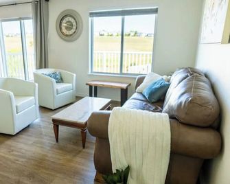 Clean, Close to WSU and Great for Groups - Pullman - Wohnzimmer