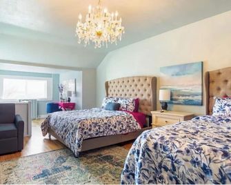 McKinley Mansion Half Building, sleeps 35, Gym, Arcade Room - Pocatello - Bedroom