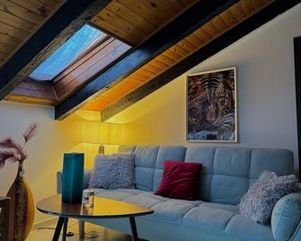 Hosting Dreams Attics - Duomo - Milan - Living room