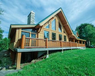 Luxury Lakefront Property w/ private beach - Bluewater - Building