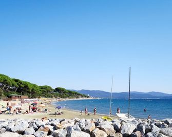 Beautiful private villa for 6 people with WIFI, A/C, balcony and pets allowed - Follonica - Beach