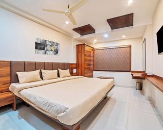 The Byke Om Celebrations - 博帕爾 - 臥室