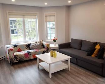 Apartment Moderne à Laval - Laval - Salon