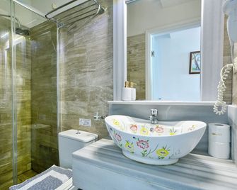 Lido Corfu Sun Hotel - Benitses - Baño