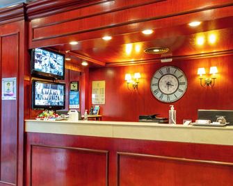 Lancaster Hotel - Curitiba - Front desk