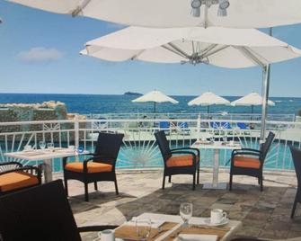 Feel the sea Breeze and enjoy your Ocean View of St Maarten - Upper Prince's Quarter - バルコニー